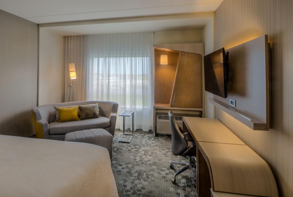 Courtyard By Marriott Winnipeg Airport Ngoại thất bức ảnh
