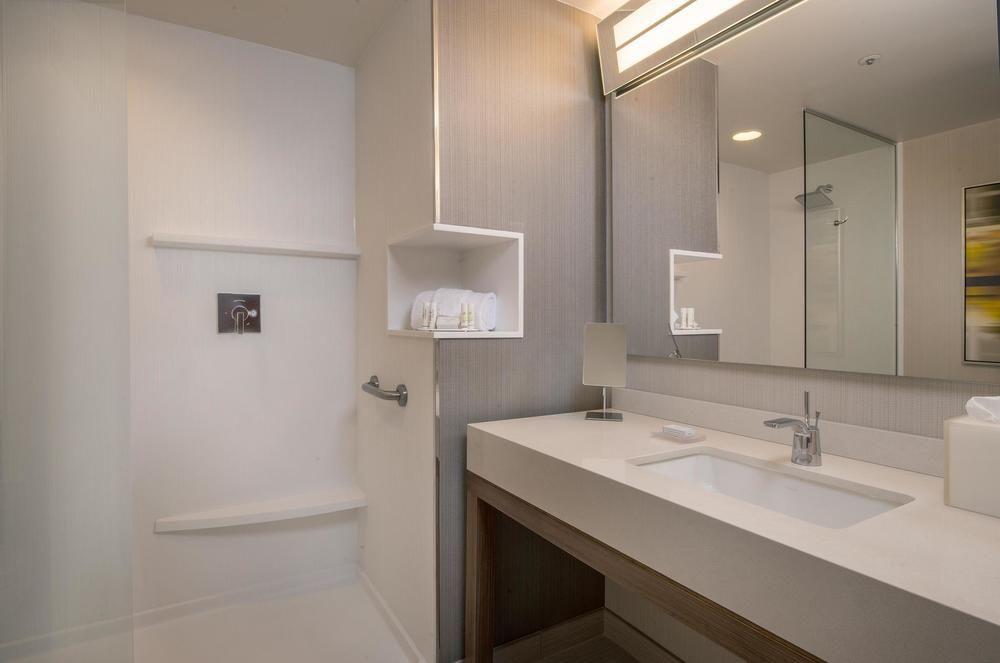 Courtyard By Marriott Winnipeg Airport Ngoại thất bức ảnh